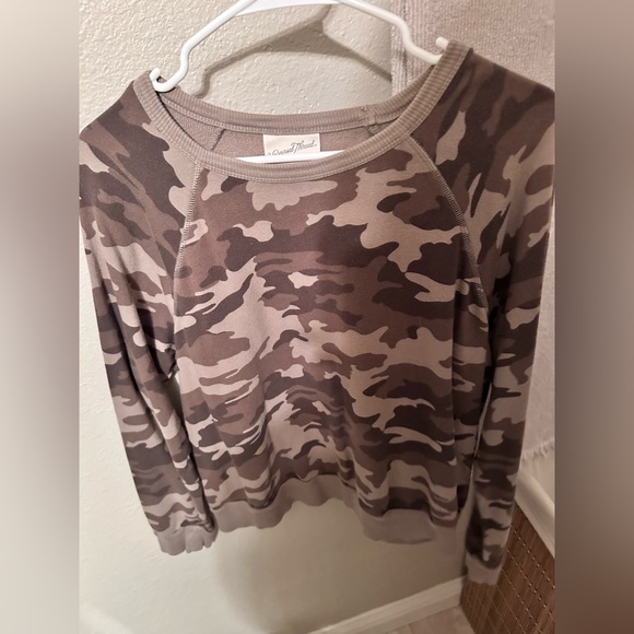 Universal thread sweater - Picture 1 of 2